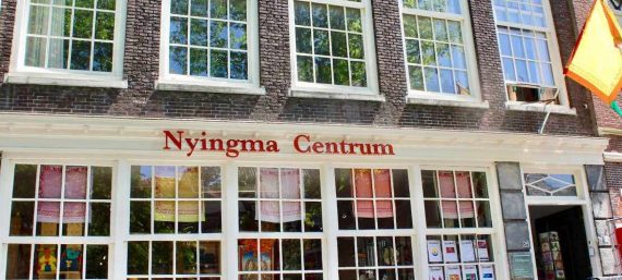 Welkom bij Nyingma Centrum Nederland. Kom langs eens langs in onze winkel of volg gratis een Open les meditatie of Kum Nye.